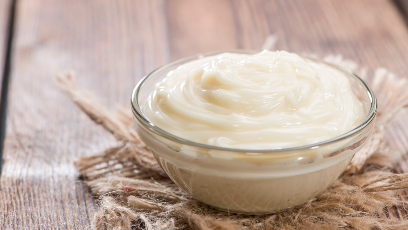 Maionese com Ovo Cozido e Creme de Leite