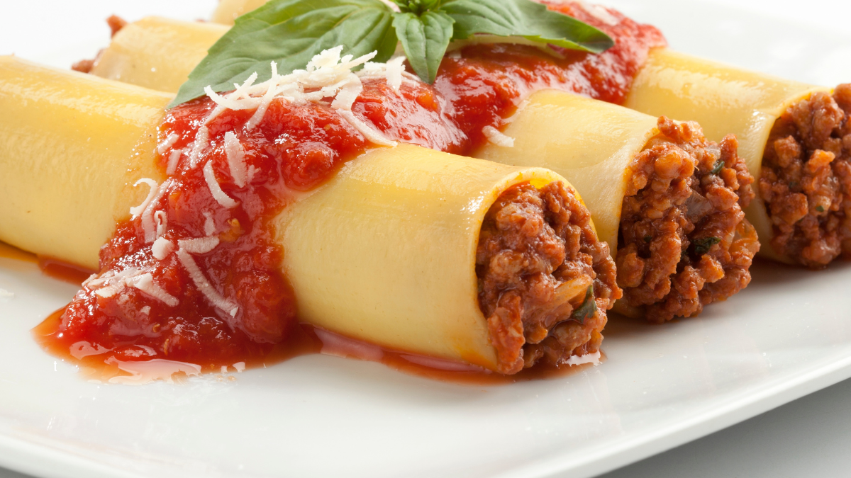 Canelone de mandioca e carne moída